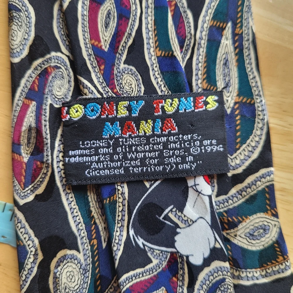Vintage Looney Tunes Mania Paisley Men's Silk Neck Tie Warner Bros 1994